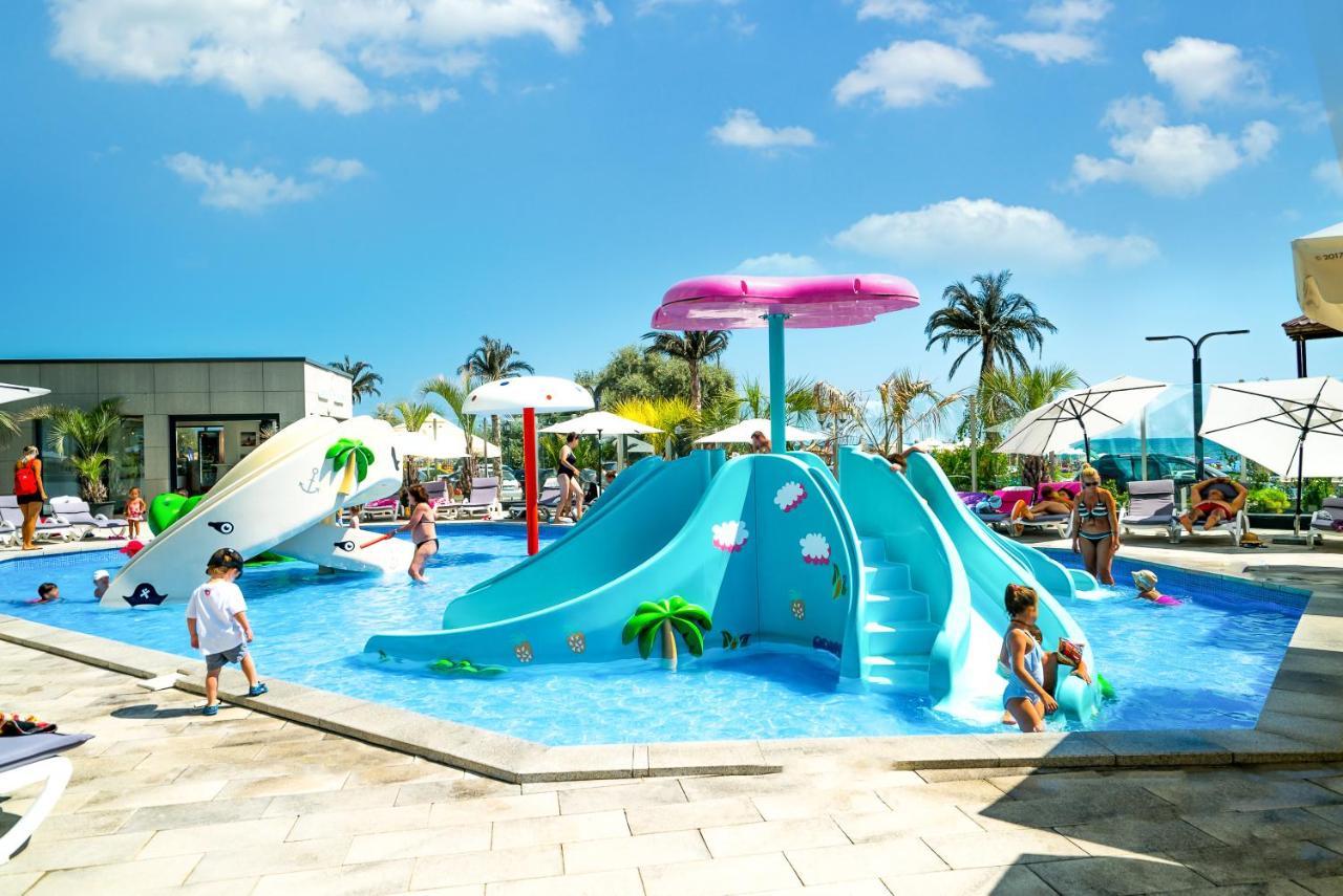 Alezzi Beach Resort ナボダリ エクステリア 写真
